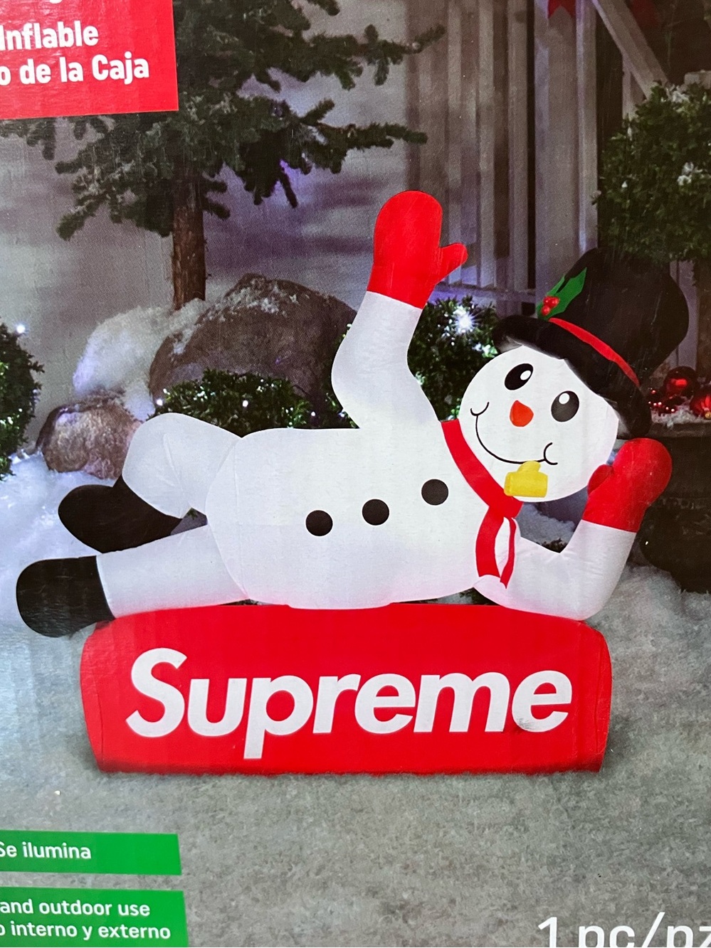 Supreme Large Inflatable Snowman White - Picture 2 of 5